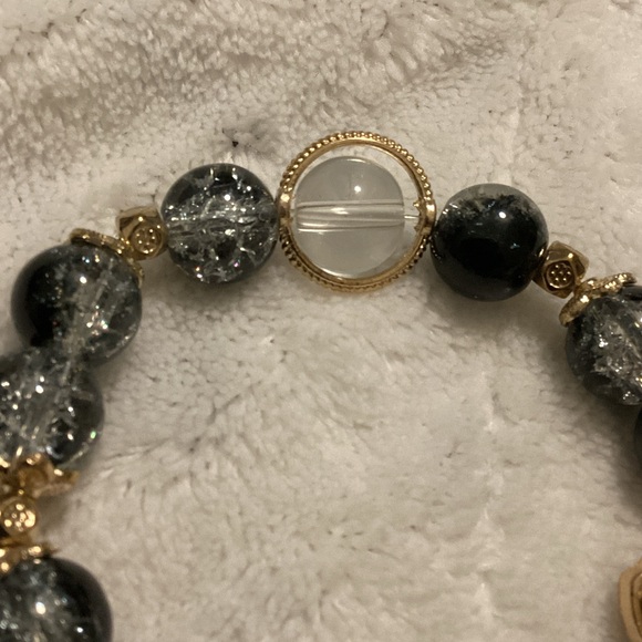 Elegant Black and Gold Beaded Bracelet - Picture 4 of 7